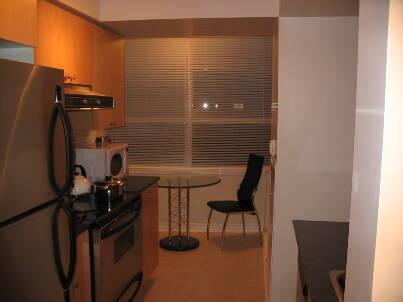 302 - 1 Elm Dr, Condo with 2 bedrooms, 2 bathrooms and 3 parking in Mississauga ON | Image 2