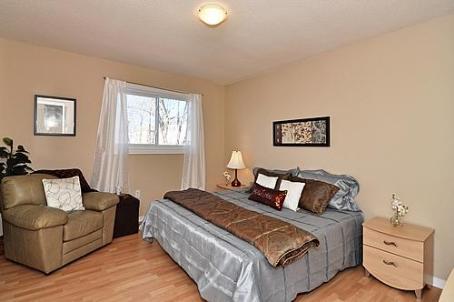 81 Reed Dr, House detached with 3 bedrooms, 4 bathrooms and 4 parking in Ajax ON | Image 6