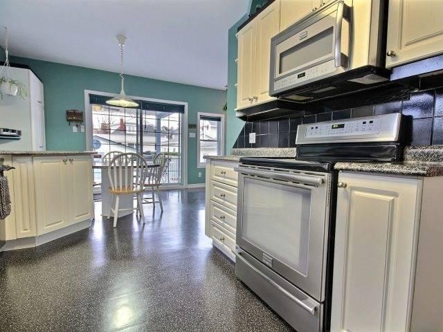 303 Lorne Greene Way, House detached with 3 bedrooms, 4 bathrooms and 8 parking in Ottawa ON | Image 10