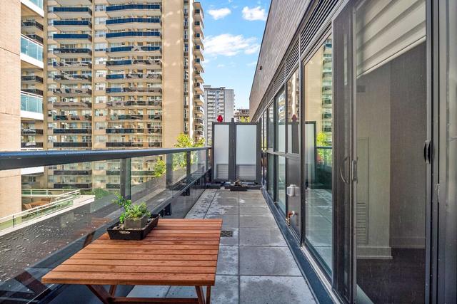 309 - 11 Lillian St, Condo with 2 bedrooms, 2 bathrooms and 1 parking in Toronto ON | Image 15