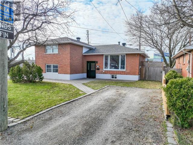 13 Barrington Street, House detached with 4 bedrooms, 2 bathrooms and null parking in Greater Sudbury ON | Image 1