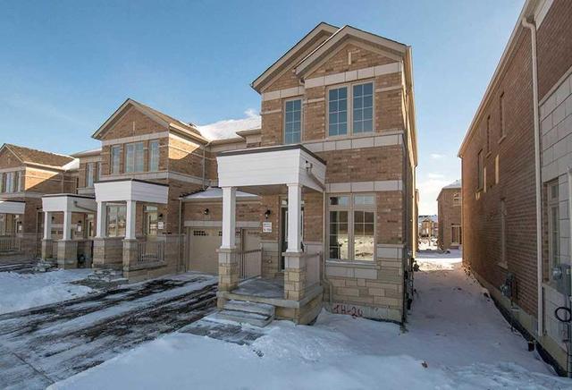 129 Decast Cres, House attached with 4 bedrooms, 3 bathrooms and 2 parking in Markham ON | Image 2