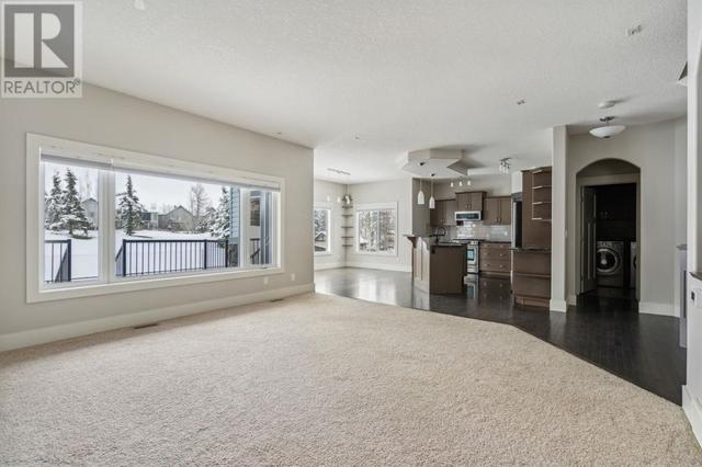 226 Crystal Green Place, House detached with 3 bedrooms, 2 bathrooms and 4 parking in Okotoks AB | Image 10