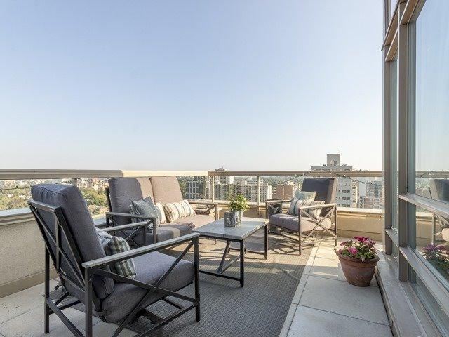 Uph04 - 900 Mount Pleasant Rd, Condo with 2 bedrooms, 3 bathrooms and 2 parking in Toronto ON | Image 11