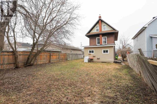 311 Gillies St, House detached with 4 bedrooms, 1 bathrooms and null parking in Sault Ste. Marie ON | Image 3