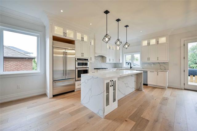 53 Joanith Dr, House detached with 4 bedrooms, 4 bathrooms and 5 parking in Toronto ON | Image 8
