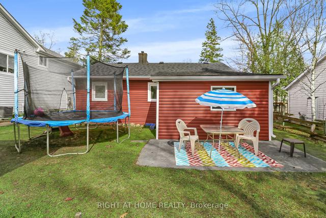 12 47th St S, House detached with 2 bedrooms, 1 bathrooms and 4 parking in Wasaga Beach ON | Image 5