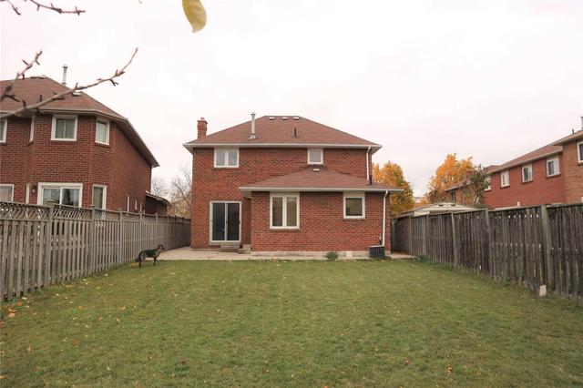 317 Wendron Cres, House detached with 3 bedrooms, 4 bathrooms and 5 parking in Mississauga ON | Image 20