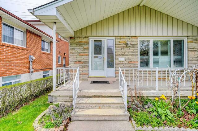 557 Selsey Dr, House detached with 3 bedrooms, 2 bathrooms and 5 parking in Mississauga ON | Image 23