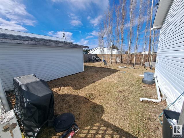 4916 50 St, House detached with 4 bedrooms, 1 bathrooms and null parking in Westlock County AB | Image 39