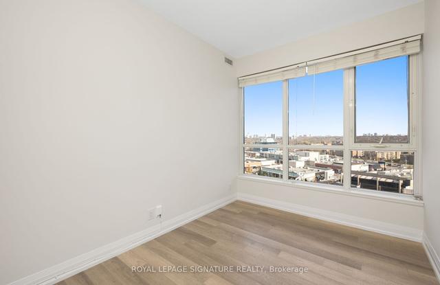 1004 - 85 The Donway W, Condo with 3 bedrooms, 2 bathrooms and 1 parking in Toronto ON | Image 2