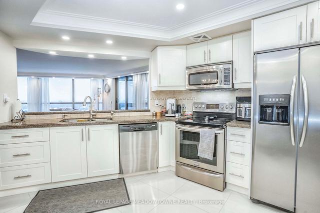 1604 - 2010 Islington Ave, Condo with 3 bedrooms, 2 bathrooms and 2 parking in Toronto ON | Image 2