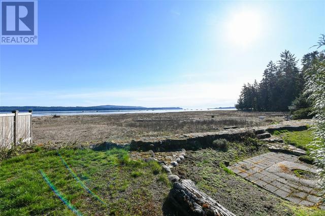 501 Arbutus Bay Rd, House detached with 3 bedrooms, 3 bathrooms and 10 parking in Comox Valley A BC | Image 44