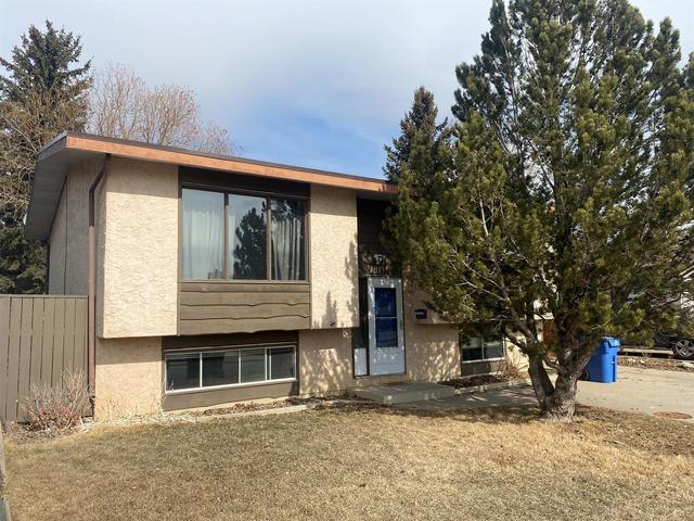 181 Mohawk Road W, House detached with 4 bedrooms, 2 bathrooms and 4 parking in Lethbridge County AB | Image 1
