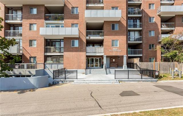 355 - 3025 The Credit Woodlands Drive, House attached with 6 bedrooms, 2 bathrooms and 1 parking in Mississauga ON | Image 23
