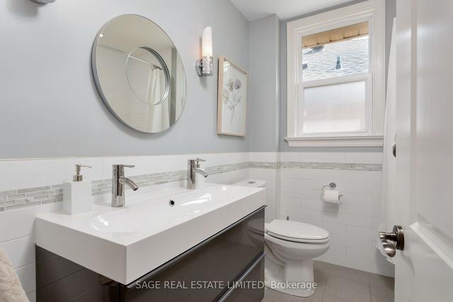 18 Northmount Ave, House detached with 4 bedrooms, 4 bathrooms and 3 parking in Toronto ON | Image 24