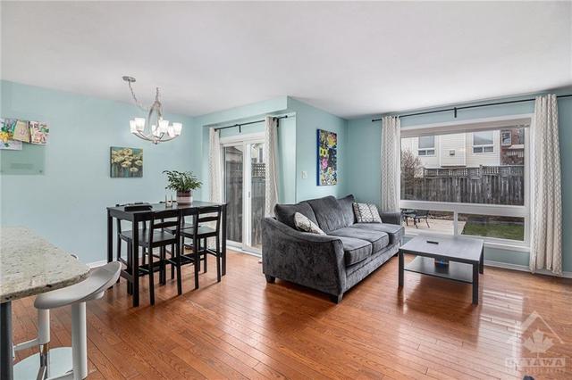 1310 Halton Terrace, Townhouse with 3 bedrooms, 2 bathrooms and 3 parking in Ottawa ON | Image 6