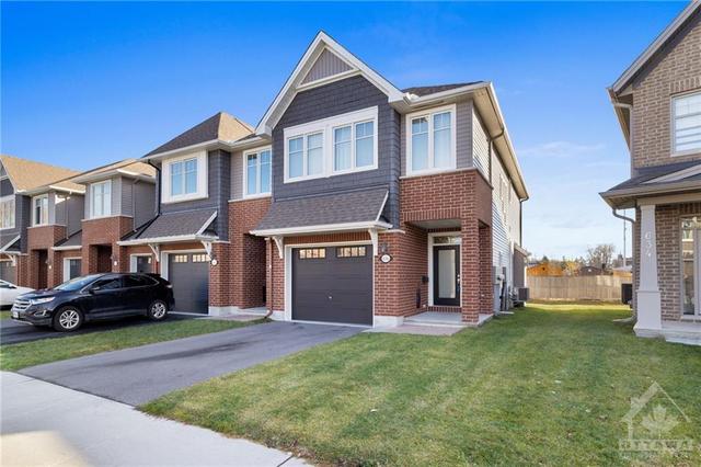 636 Vivera Place, Townhouse with 3 bedrooms, 3 bathrooms and 2 parking in Ottawa ON | Image 1