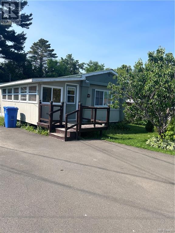 194 Union Street, House detached with 2 bedrooms, 1 bathrooms and null parking in Woodstock NB | Image 2