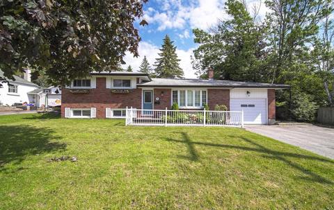 505 Highland Rd, House detached with 3 bedrooms, 2 bathrooms and 4 parking in Peterborough ON | Card Image