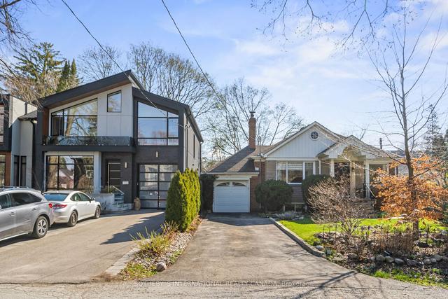 1 Orchard Cres, House detached with 2 bedrooms, 2 bathrooms and 3 parking in Toronto ON | Image 35