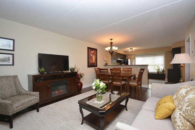 211 - 1380 Main St E, Condo with 3 bedrooms, 2 bathrooms and 2 parking in Milton ON | Image 5