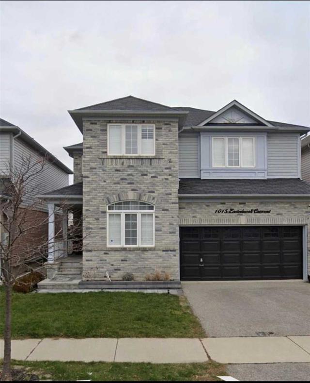 1015 Easterbrook Cres, House detached with 2 bedrooms, 1 bathrooms and 2 parking in Milton ON | Card Image
