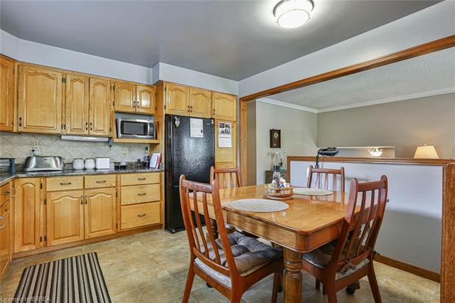 33 Spartan Drive, House detached with 4 bedrooms, 2 bathrooms and 3 parking in Brantford ON | Image 10