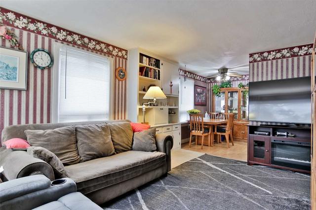 34 Andrew Ave, House detached with 3 bedrooms, 1 bathrooms and 2 parking in Toronto ON | Image 3