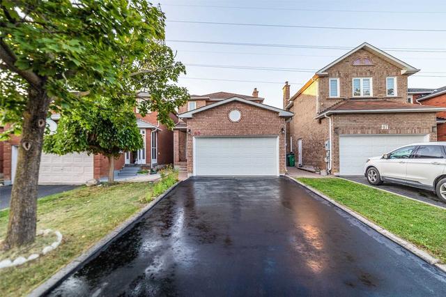 69 Pennsylvania Ave, House detached with 3 bedrooms, 4 bathrooms and 4 parking in Brampton ON | Image 1