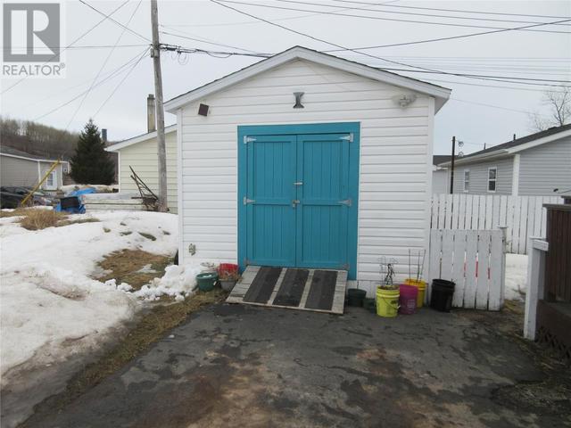 1 Glavines Lane, House other with 5 bedrooms, 2 bathrooms and null parking in Bishop's Falls NL | Image 5