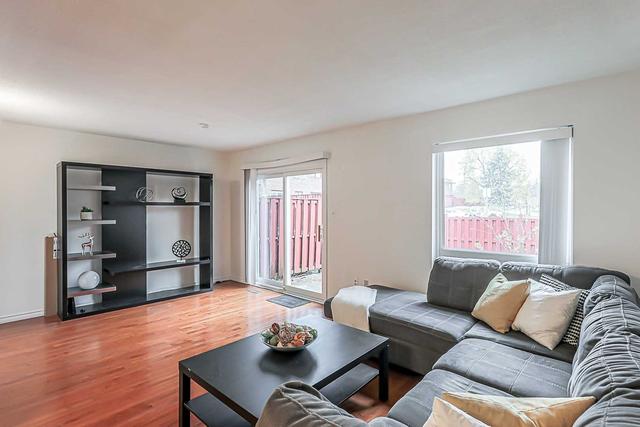 801 Military Tr, Townhouse with 3 bedrooms, 3 bathrooms and 1 parking in Toronto ON | Image 8