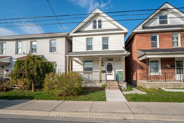 264 Wolfe St, House detached with 3 bedrooms, 1 bathrooms and 2 parking in Peterborough ON | Image 1