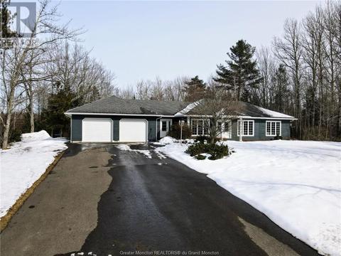 7 Woodland Dr, House detached with 3 bedrooms, 1 bathrooms and null parking in Richibucto P NB | Card Image