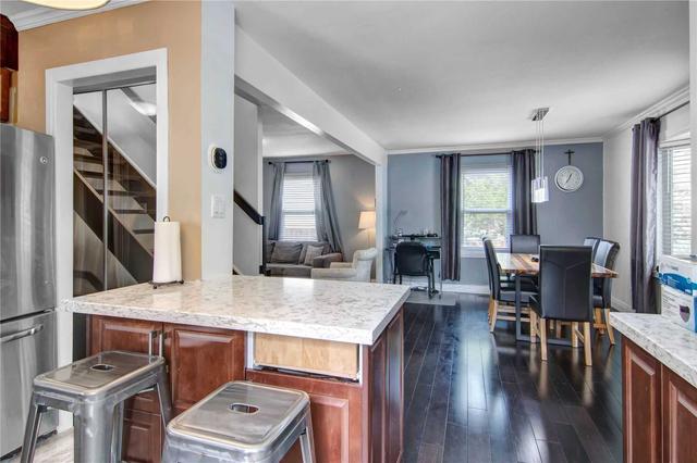 90 Hearst Circ, House detached with 3 bedrooms, 2 bathrooms and 3 parking in Toronto ON | Image 7