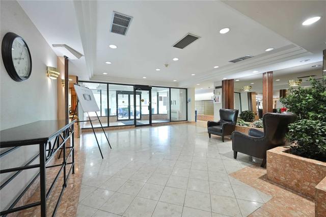 1906 - 22 Hanover Rd, Condo with 1 bedrooms, 1 bathrooms and 1 parking in Brampton ON | Image 12