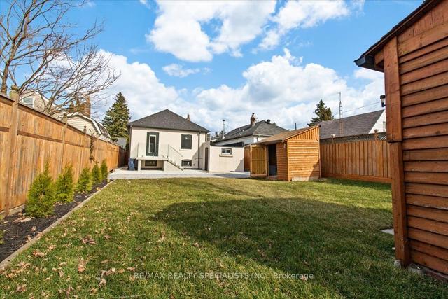 70 Atlee Ave, House detached with 2 bedrooms, 2 bathrooms and 3 parking in Toronto ON | Image 21