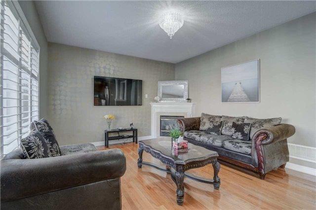 39 Carmel Cres, House detached with 5 bedrooms, 4 bathrooms and 4 parking in Brampton ON | Image 10