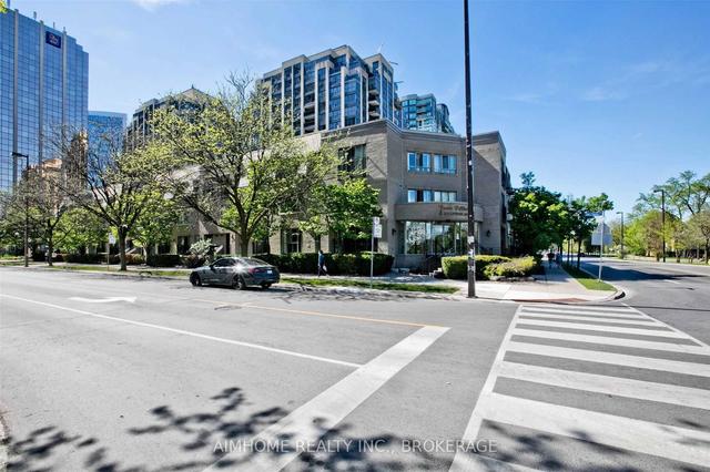 127 - 38 Hollywood Ave, Townhouse with 1 bedrooms, 1 bathrooms and 1 parking in Toronto ON | Image 1