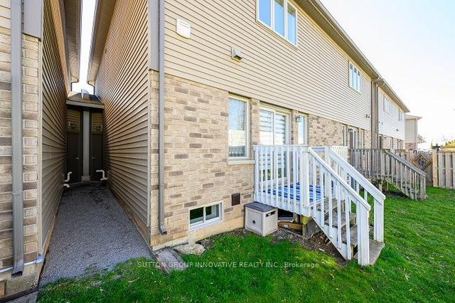 89 Sexton Cres, House attached with 3 bedrooms, 3 bathrooms and 3 parking in Hamilton ON | Image 30