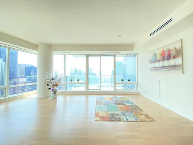 4109 - 180 University Ave, Condo with 2 bedrooms, 3 bathrooms and 1 parking in Toronto ON | Image 9