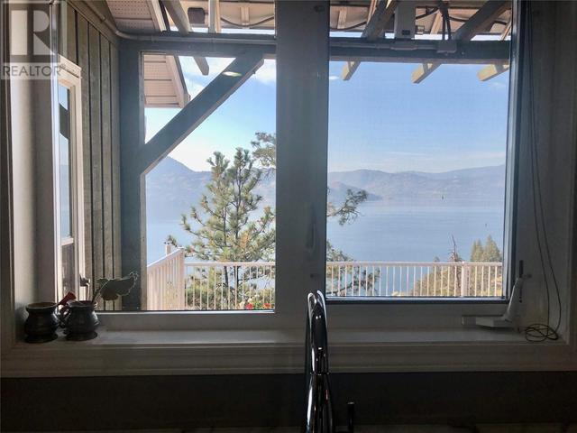 3040 Seclusion Bay Road, House detached with 3 bedrooms, 2 bathrooms and 5 parking in West Kelowna BC | Image 11