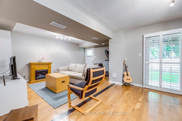 35 - 193 La Rose Ave, Townhouse with 2 bedrooms, 4 bathrooms and 2 parking in Toronto ON | Image 14