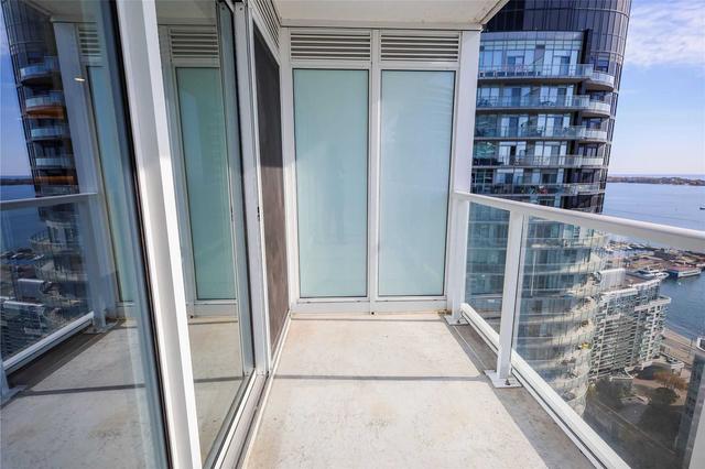 2815 - 17 Bathurst St, Condo with 3 bedrooms, 2 bathrooms and 1 parking in Toronto ON | Image 17