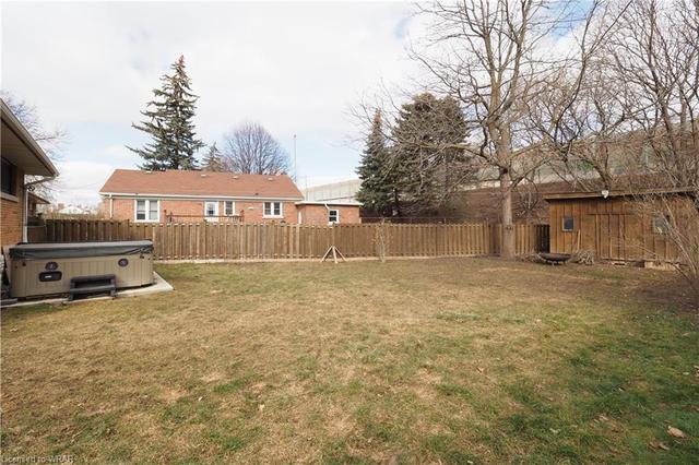 340 Dumfries Avenue, House detached with 3 bedrooms, 2 bathrooms and 3 parking in Kitchener ON | Image 36