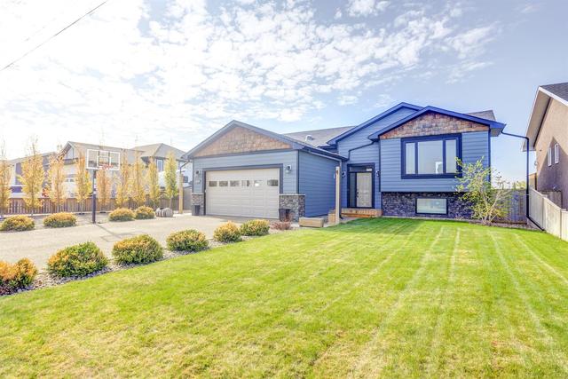 609 10 Avenue, House detached with 3 bedrooms, 2 bathrooms and 4 parking in Barnwell AB | Image 1