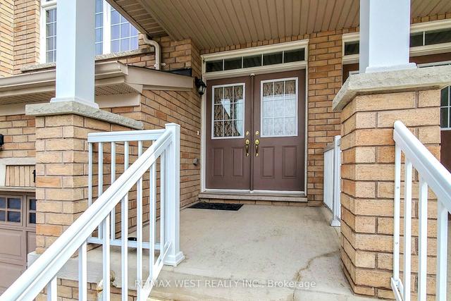 105 Matthewson Ave, House attached with 3 bedrooms, 3 bathrooms and 3 parking in Bradford West Gwillimbury ON | Image 18