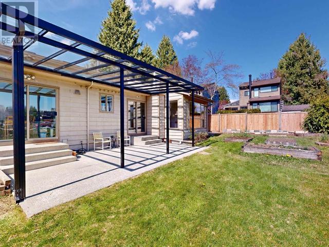 4544 Garden Grove Drive, House detached with 4 bedrooms, 3 bathrooms and 2 parking in Burnaby BC | Image 18