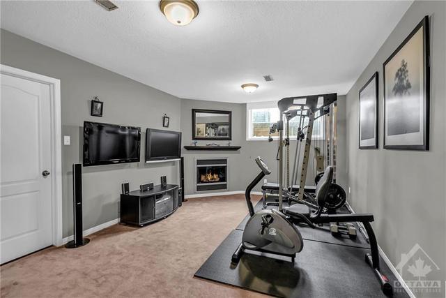 2219 Brockstone Crescent, Townhouse with 3 bedrooms, 3 bathrooms and 3 parking in Ottawa ON | Image 23