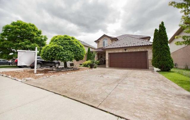 64 Solsbury Cres, House detached with 4 bedrooms, 3 bathrooms and 6 parking in Hamilton ON | Image 1